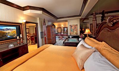 Luxury Suite